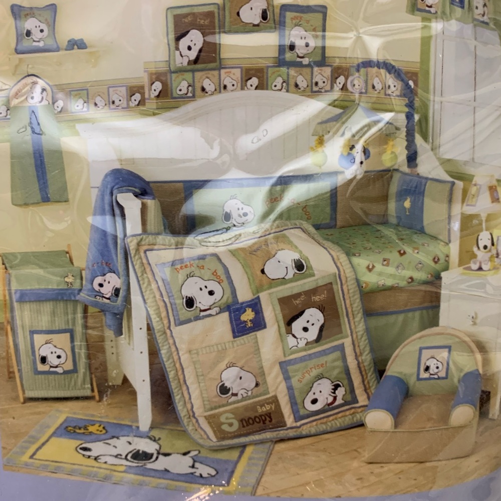 Snoopy Peek a Boo crib bedding with lots and lot of extras Lambs & Ivy